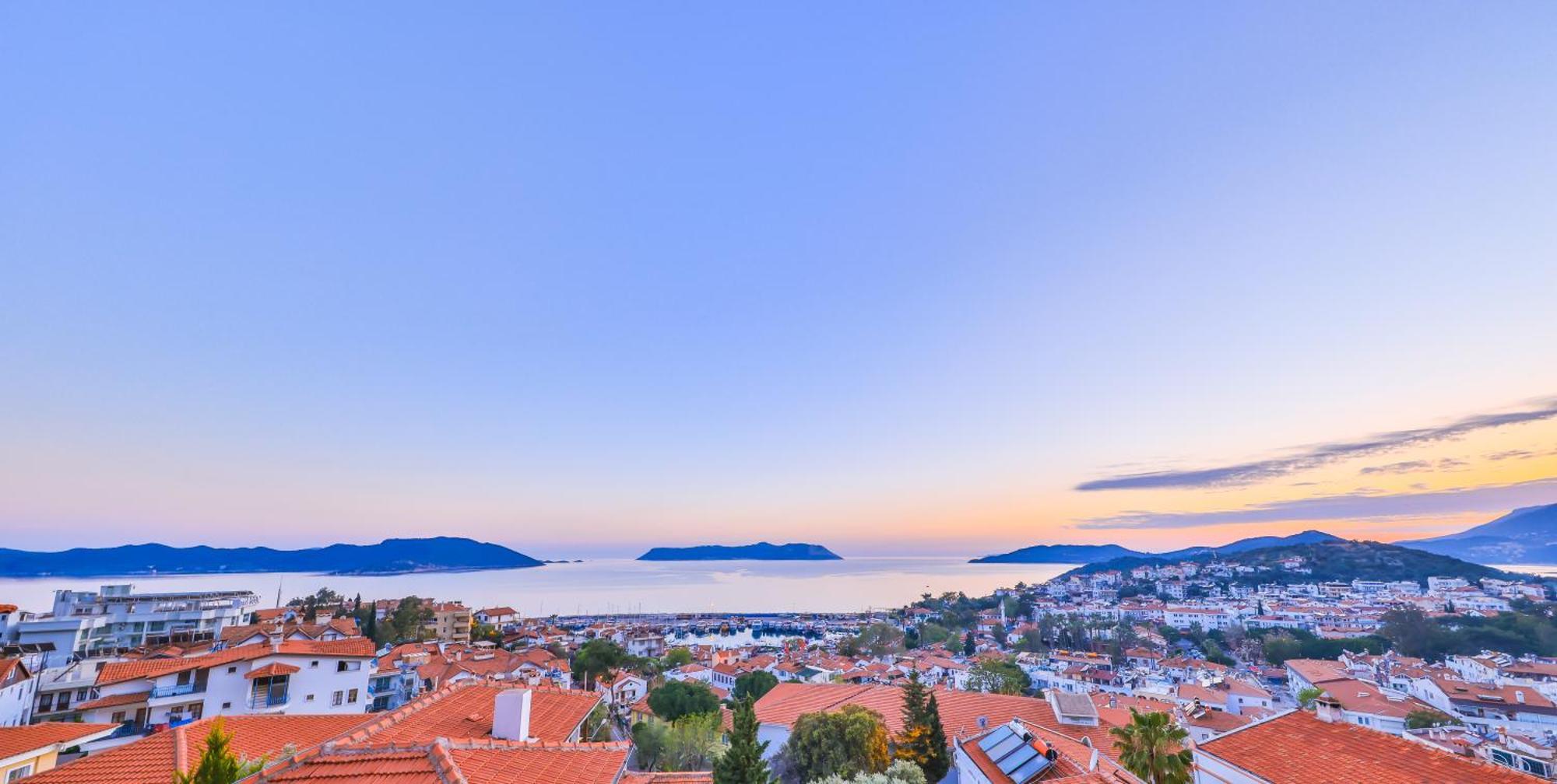 Luna Kaş Luaran gambar